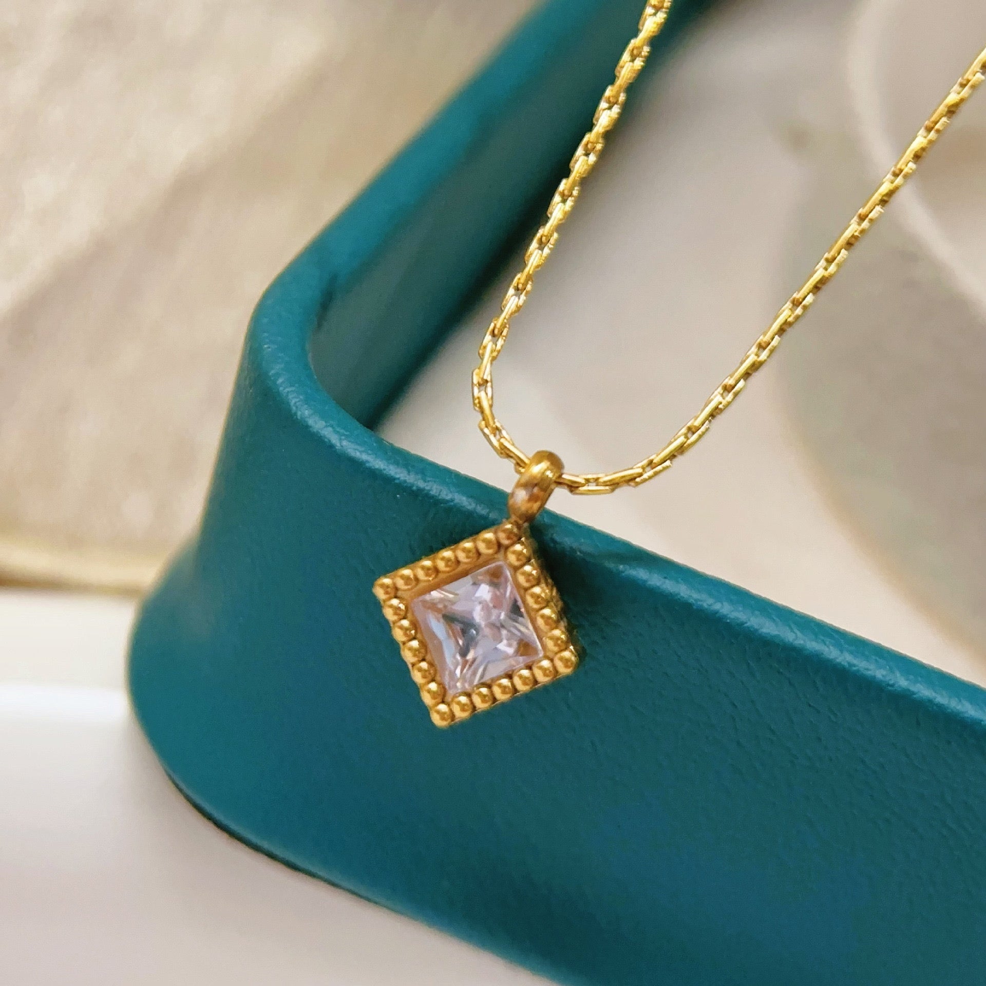 Clara Necklace