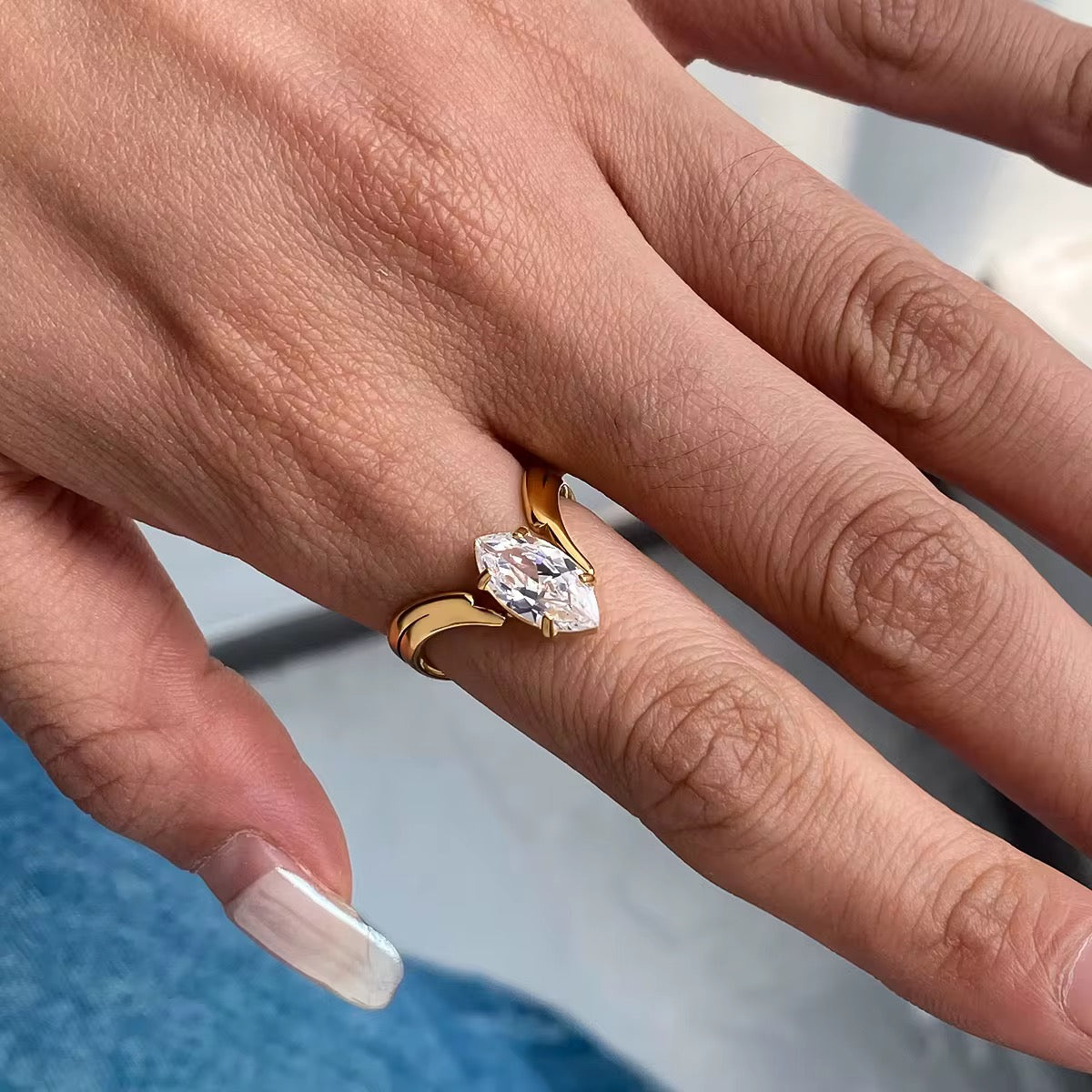 V-wing Ring
