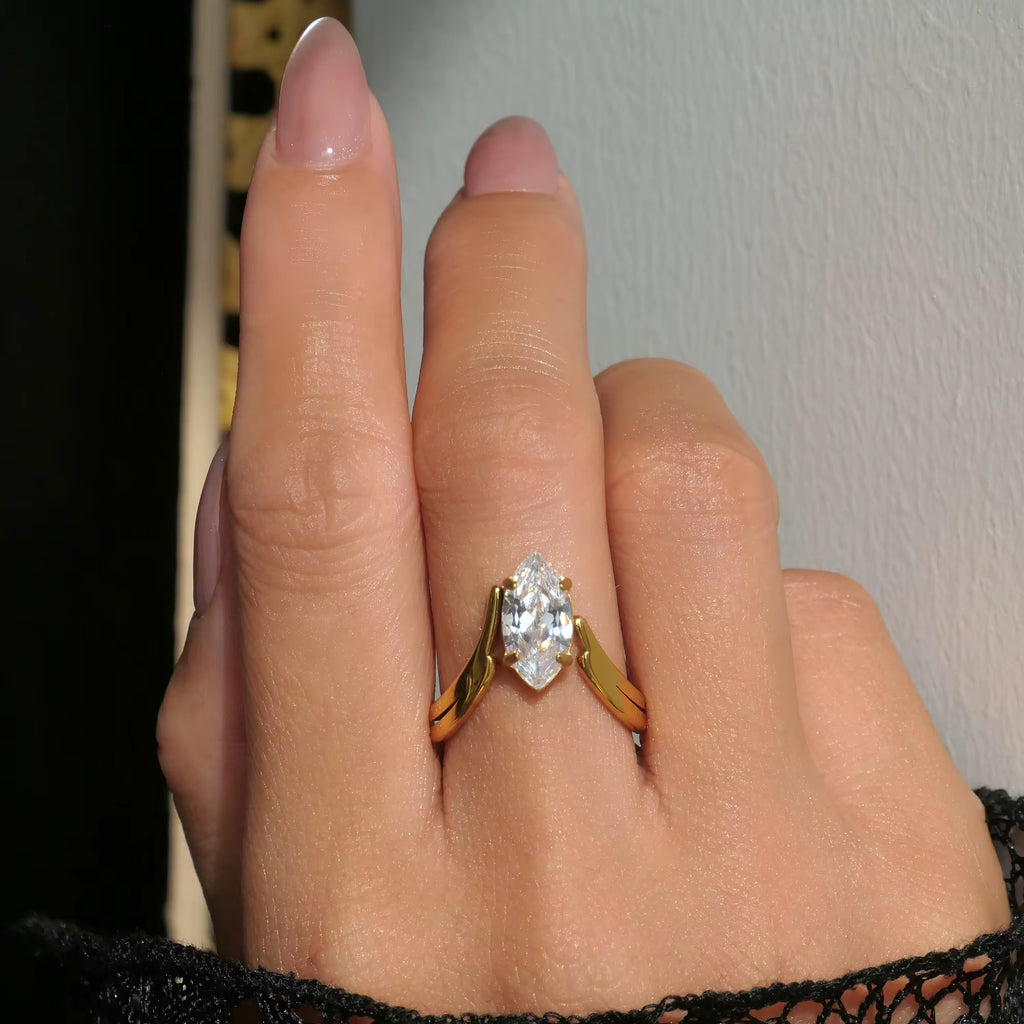 V-wing Ring