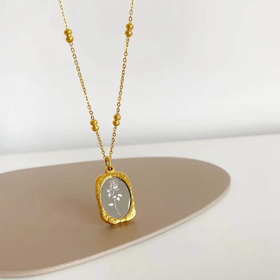 Rosette Necklace