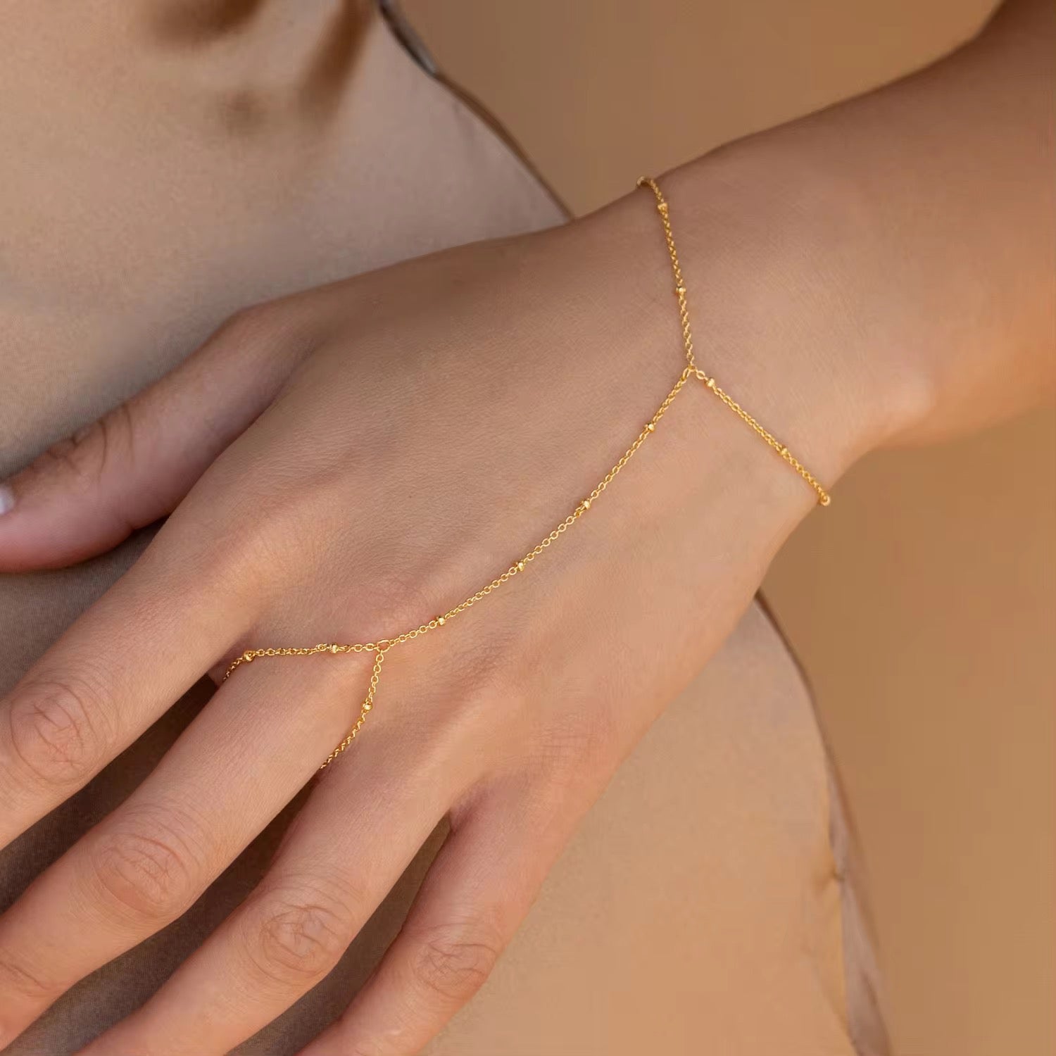Caramel HandChain