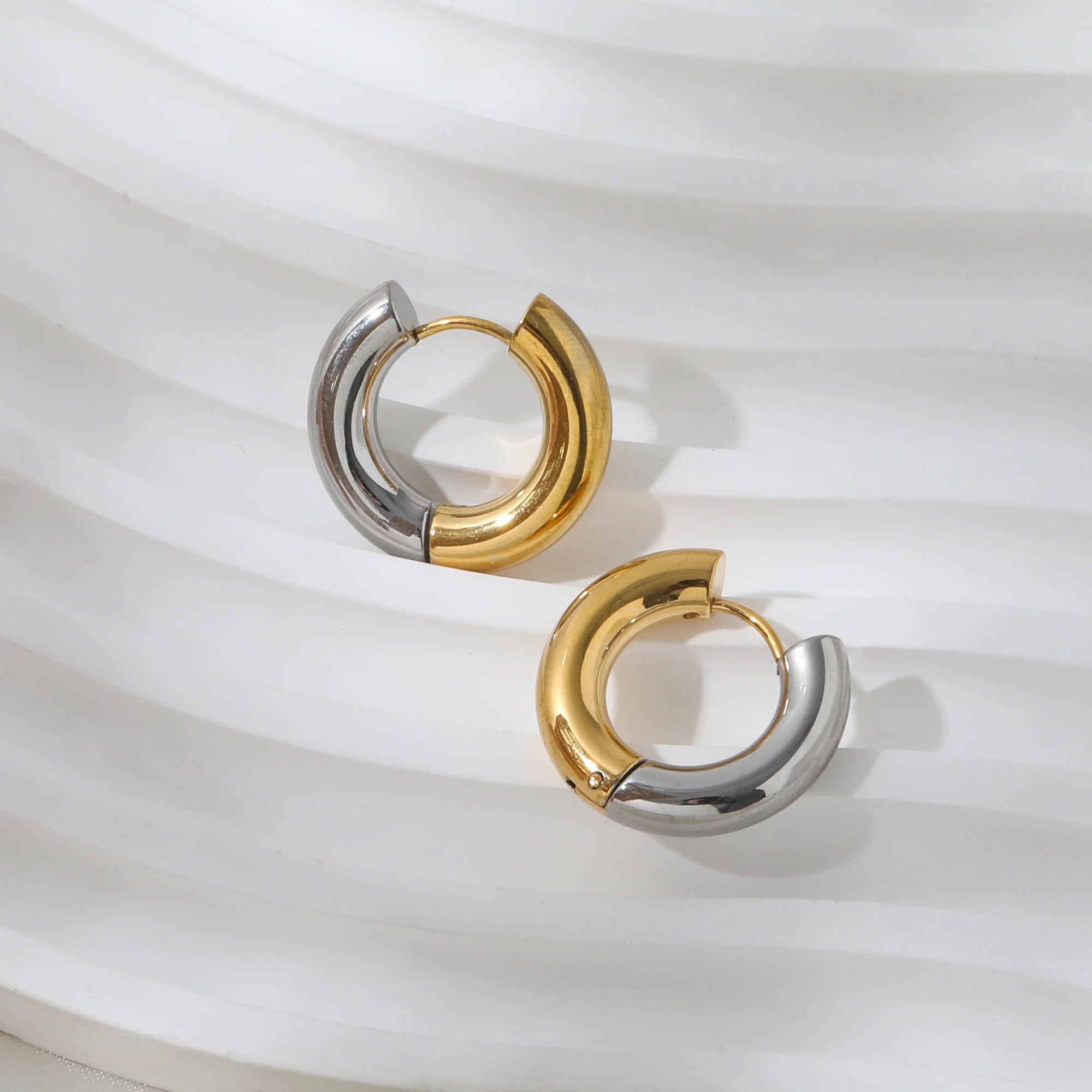 Medusa Hoops
