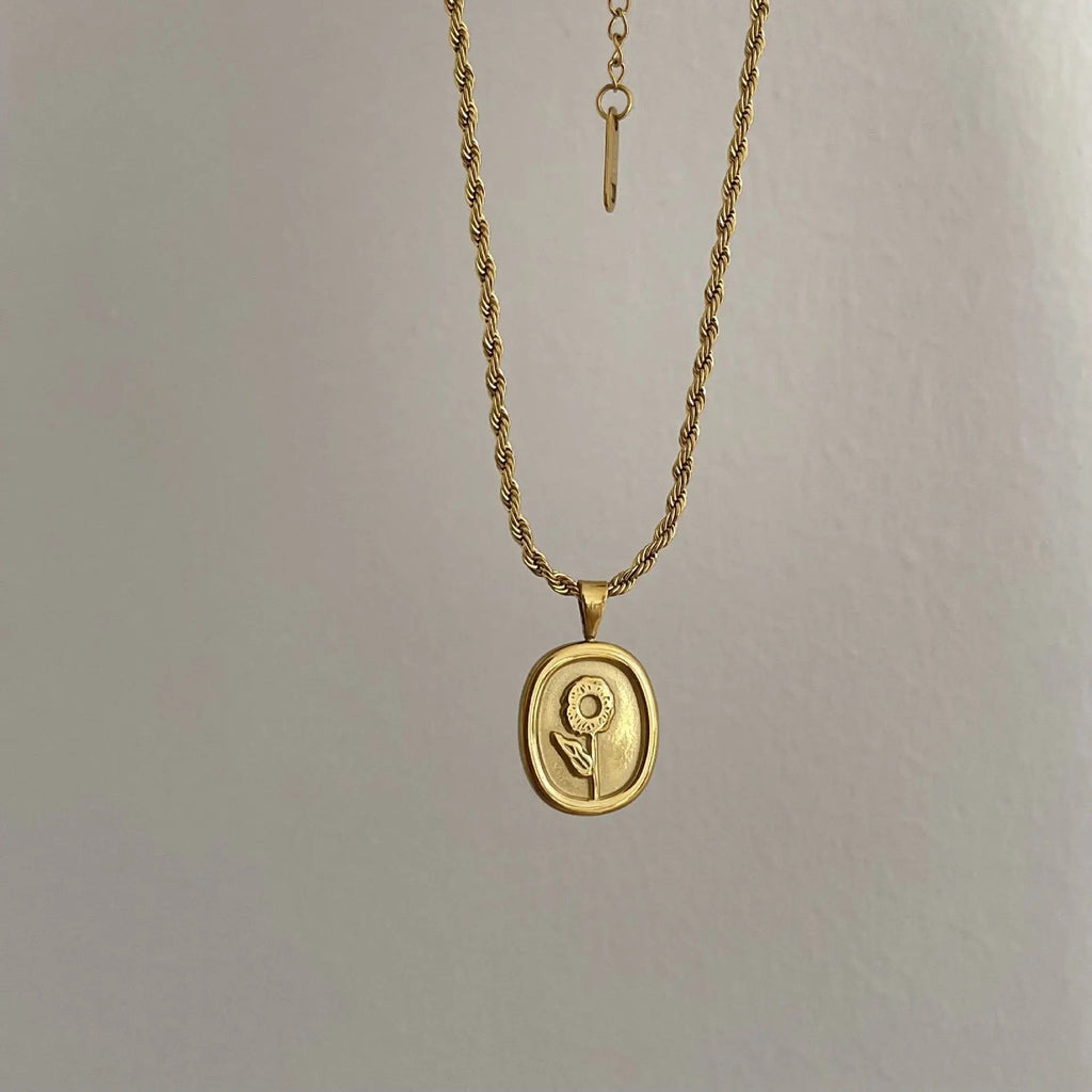 Daisy Necklace