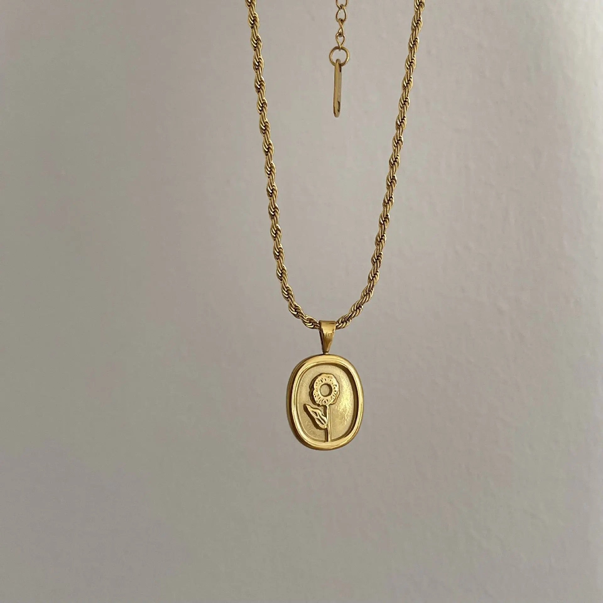 Daisy Necklace