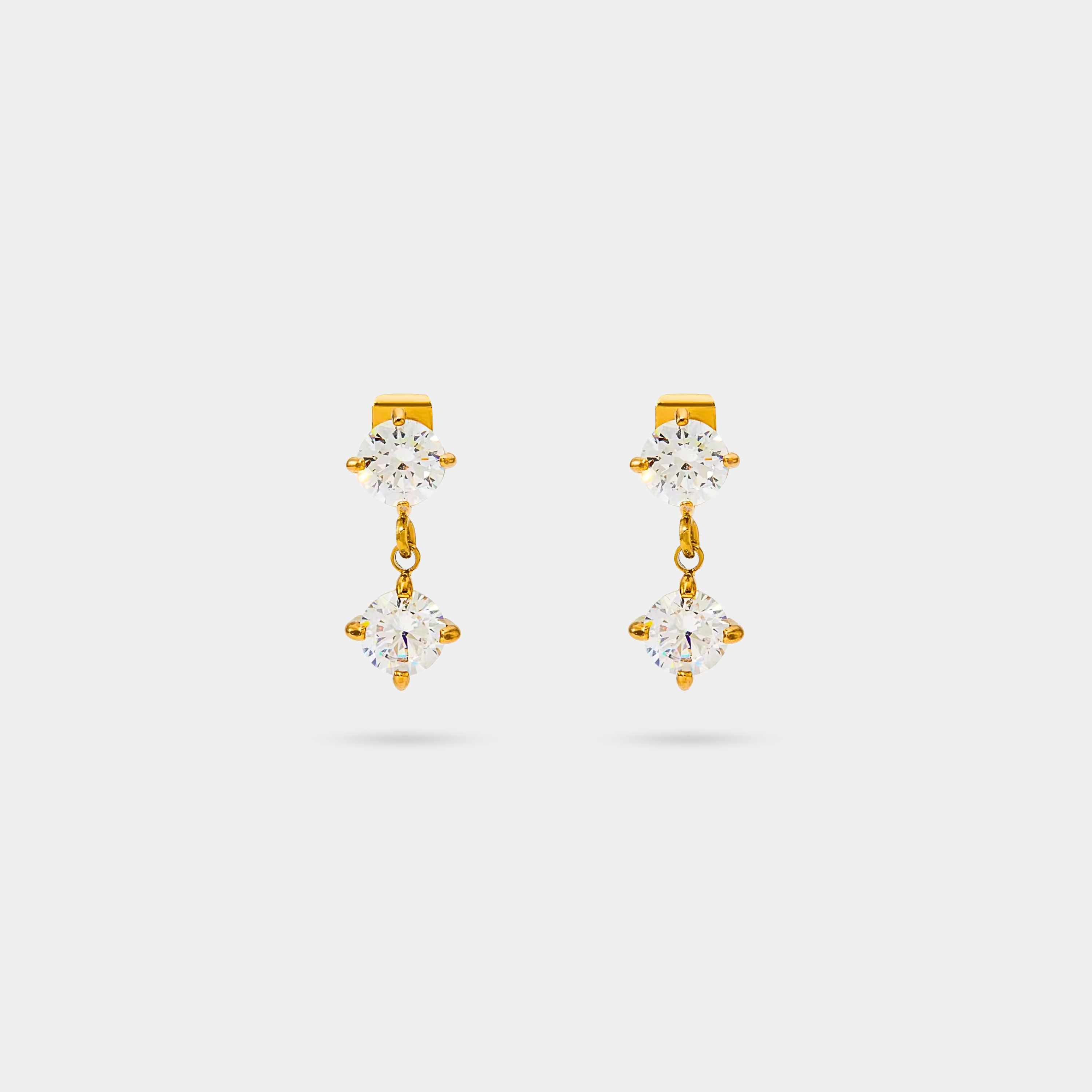 Avina Studs
